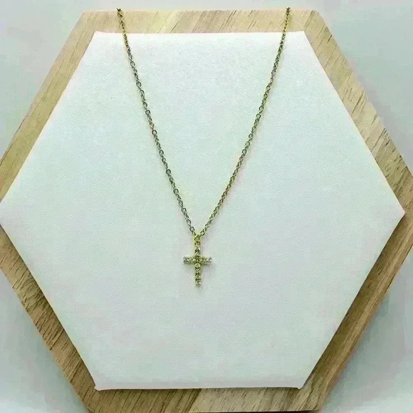 Simple 18k Gold Plated Cross Pendant Necklace With Micro-inlaid Cz Stone - Picture 1 of 5